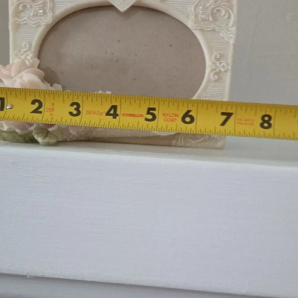 Delicate Cream Floral Decorative Photo Frame